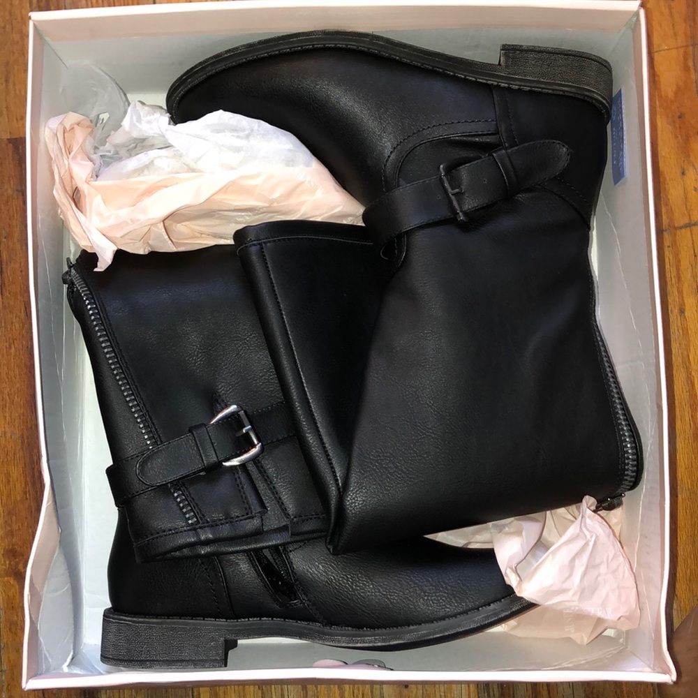 Black knee high boots